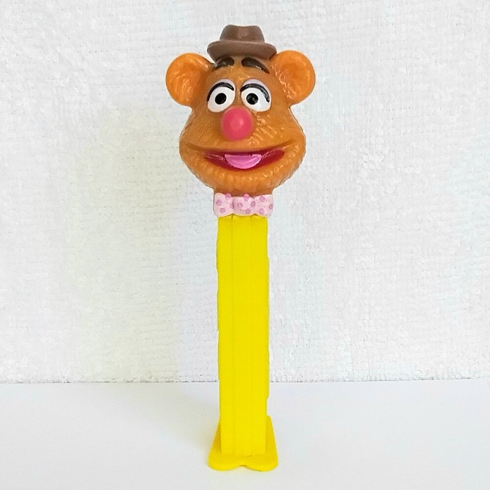 4/$20 NM/M The Muppets Fozzie Bear on Yellow PEZ Dispenser!!